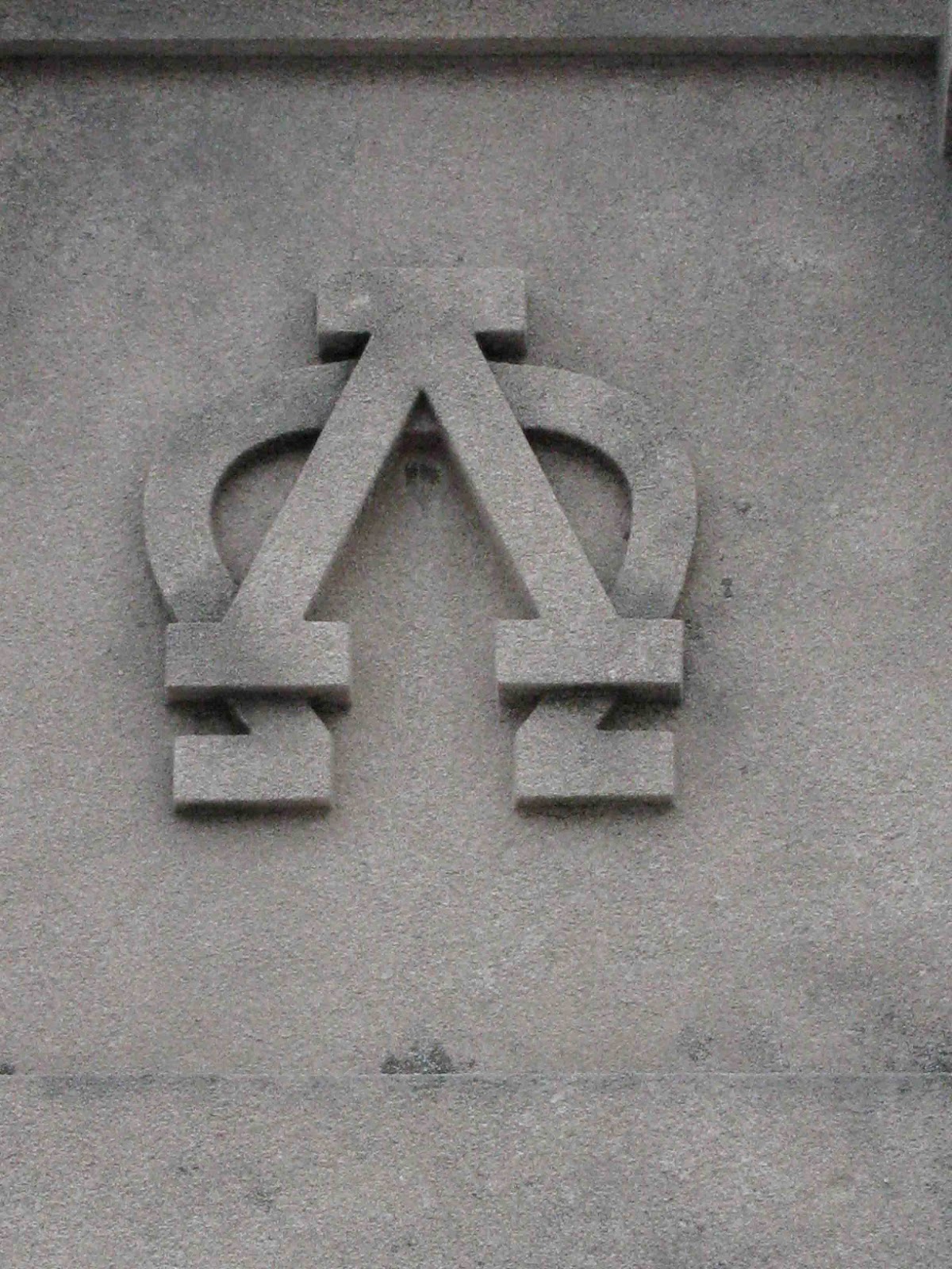 Read more about the article Religious Symbols in the Cemetery