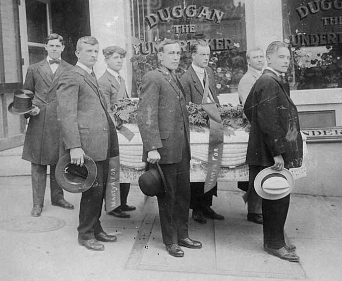 You are currently viewing The Role of the Pallbearer